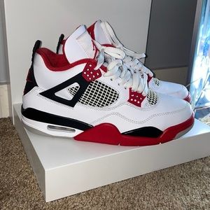 Jordan 4 (2020) retro “fire red” size mens 7.5 -> 9 in womens